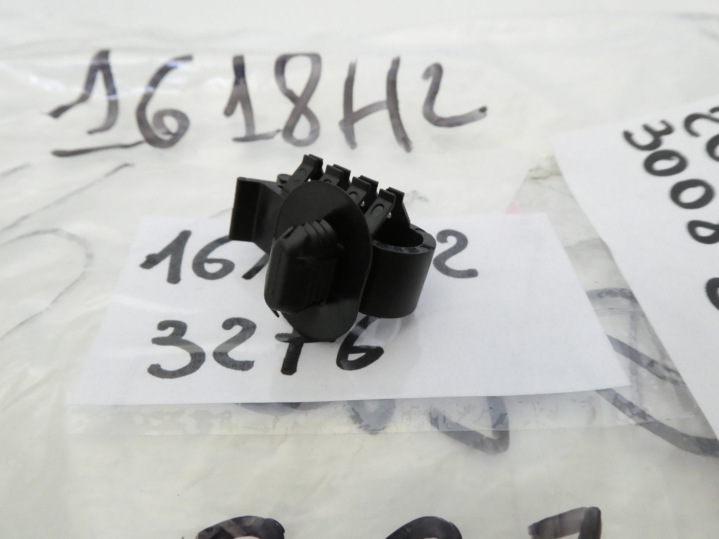 per citroen c2 c3 c4 c5 c6 c8 ds3 ds4 ds5 jumpy jumper clip pin fissaggio sonda lambda fixing clip 1618h2