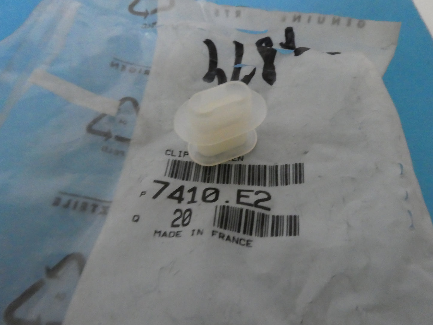 per peugeot citroen 7410e2 clip fissaggio Fasteners fixing grommet fixation