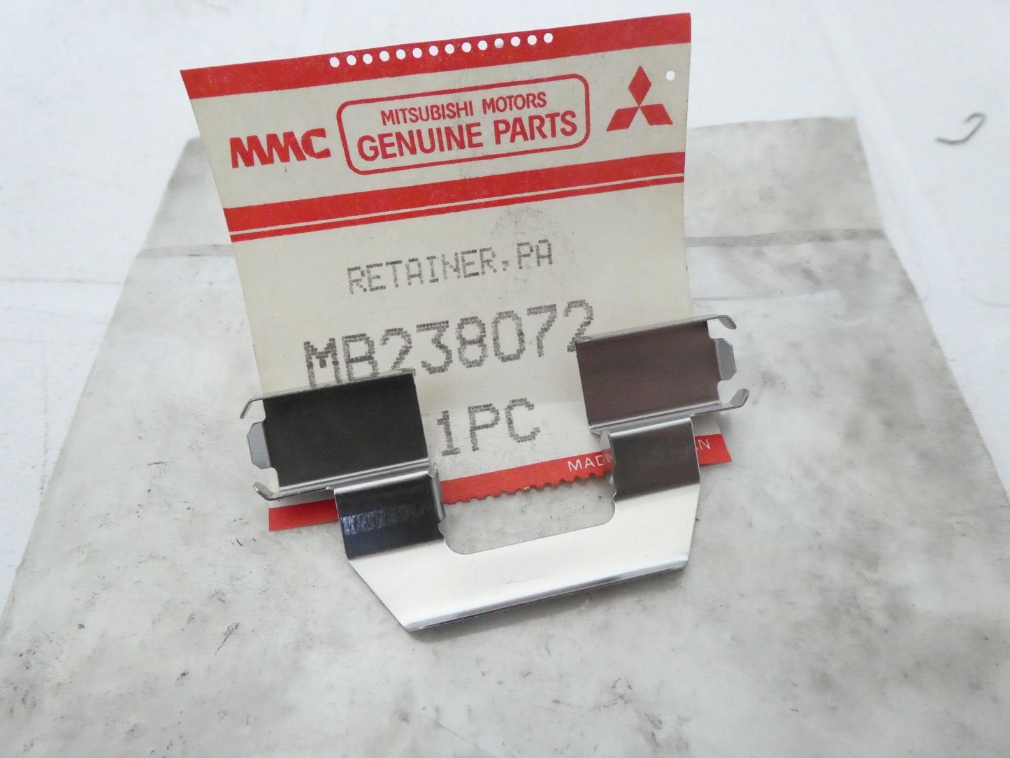 per auto mitsubishi clip blccaggio pastiglie freno retainer brake pad front mb238072