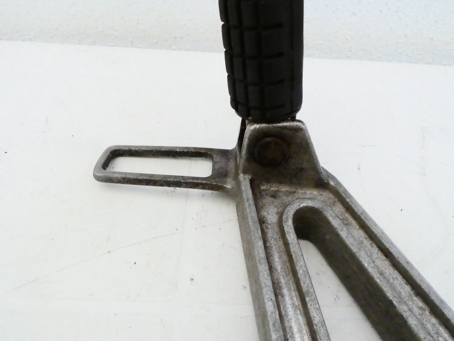 per moto honda dominator nx 650 piastra pedana posteriore sinistra passegero plate rear left footrest footpeg holder