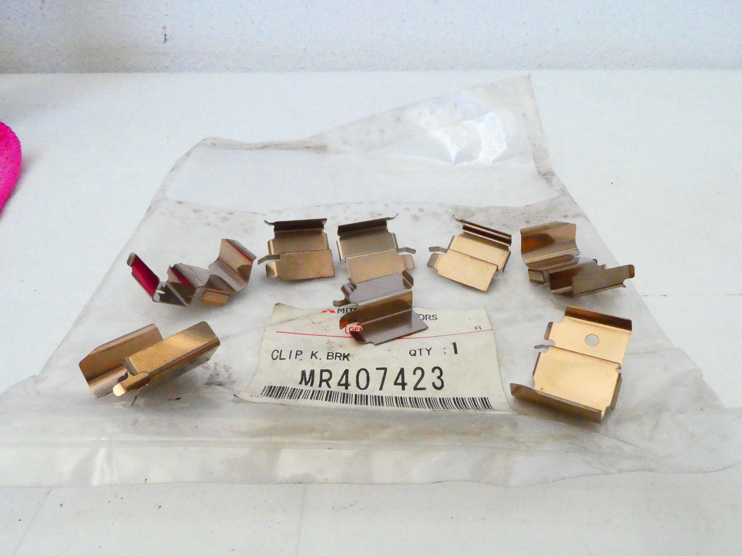 per mitsubishi proudia dignity s32a s33a s43a 1999 2001 clip set front brake pads mr407423