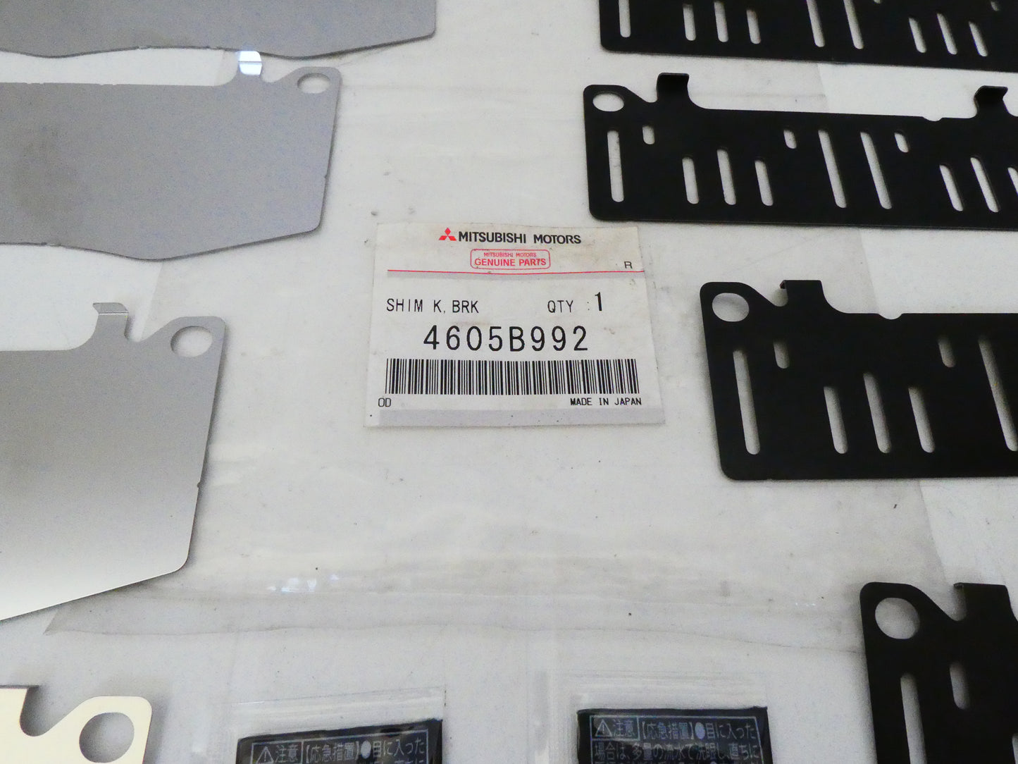 per mitsubishi pajero v90 w98w 06 21 spessori pastiglie freno anteriori shim brake pads front 4605b992