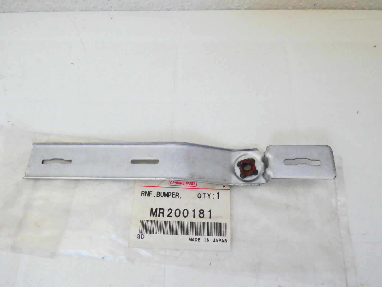 per mitsubishi colt lancer 95 03 piastra paraurtii posteriore superiore bracket rear upper bumper mr200181