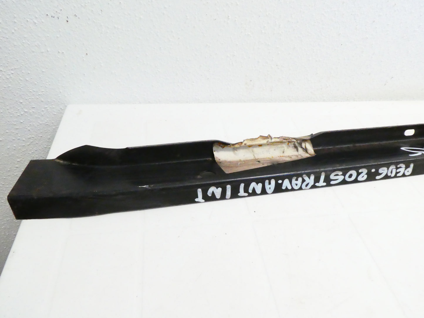per Peugeot 205 auto traversa traversino carrozzeria anteriore inferiore lamiera staffa