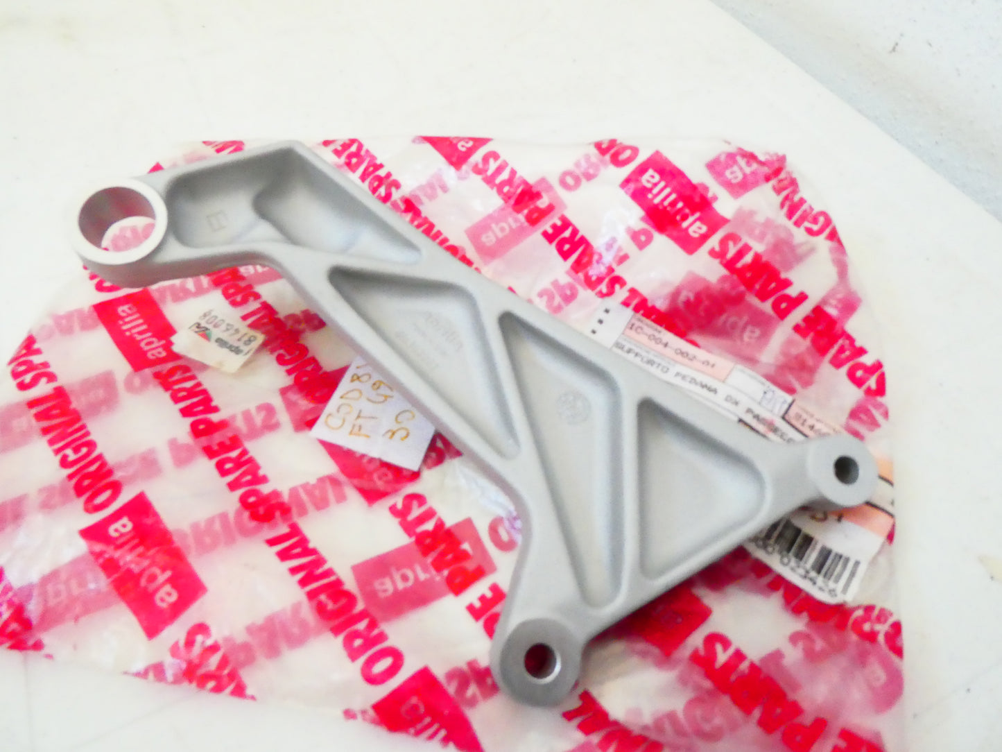 Per Aprilia moto 8146008 staffa supporto pedana passeggero pilota destra Falco SL 1000