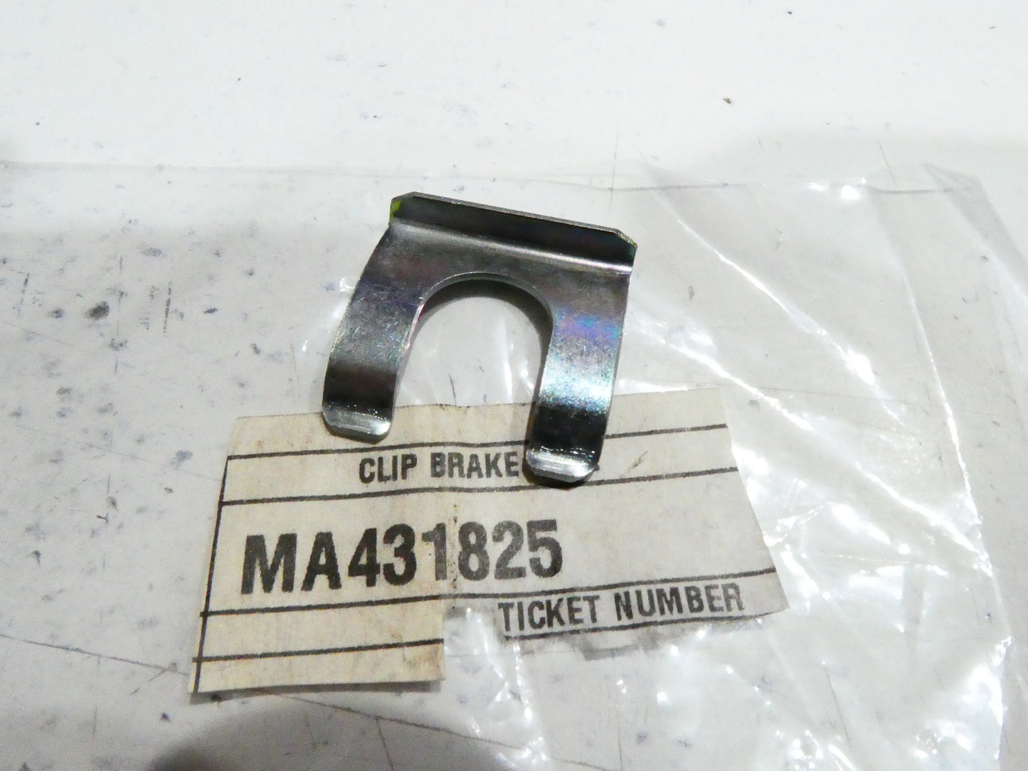 per auto mitsubishi clip tubazione freno brake hose clip tube ma431825 mm 13