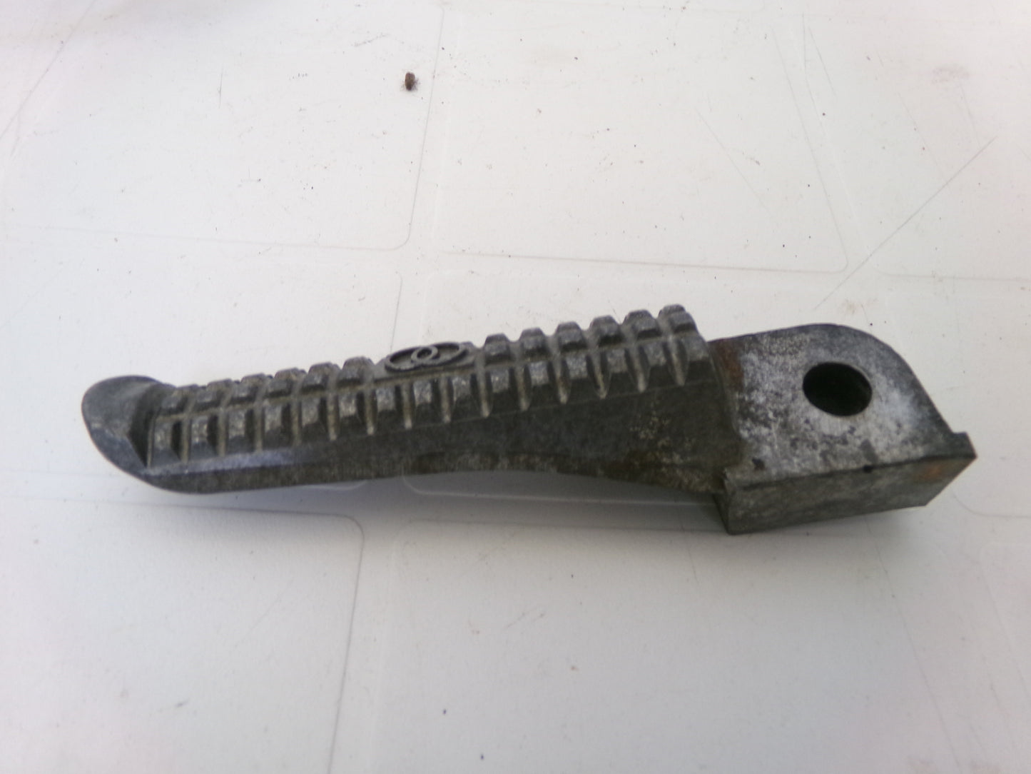 per gilera sp01 sp02 crono pedana posteriore passeggero destra footpeg rear right 943019