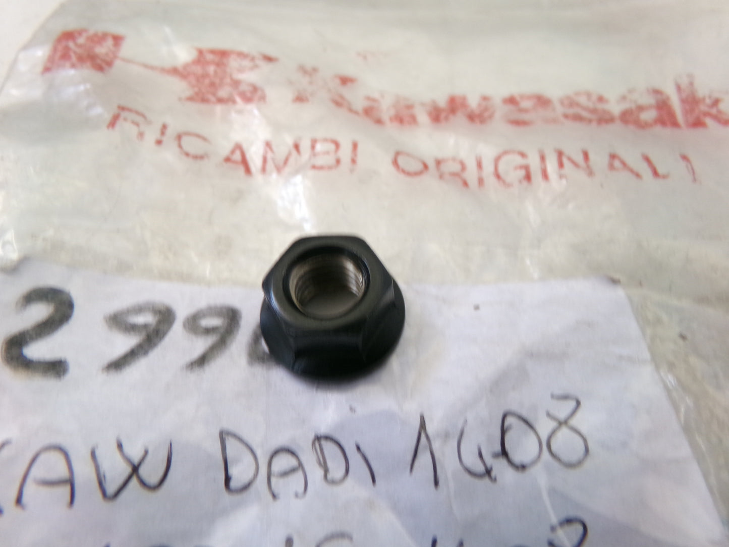 per moto kawasaki 92015-1408 dado flangiato nut flange m8 black