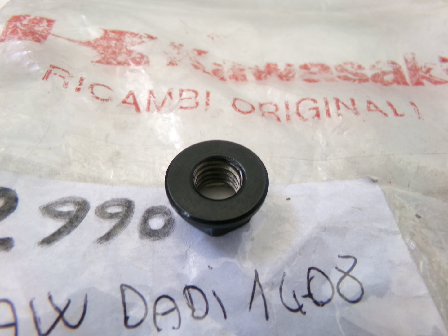 per moto kawasaki 92015-1408 dado flangiato nut flange m8 black