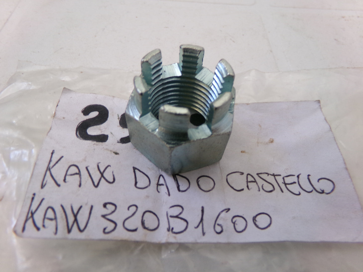 per kawasaki kl600 klr650 dado castello ruota posteriore nut rear wheel 320b1600 920151947 42045014