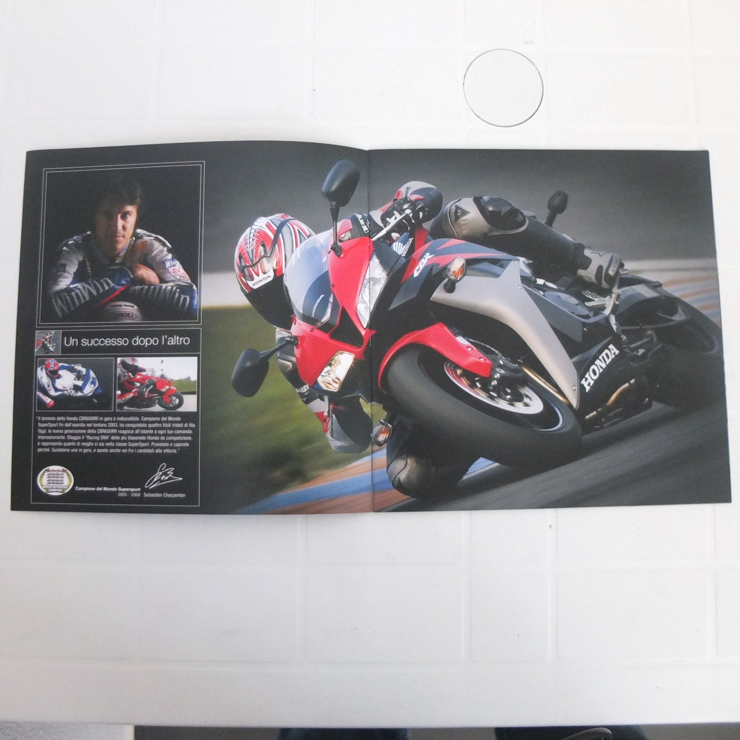 Honda cbr 600 rr  2007 depliant moto pubblicita catalogo informazioni italiano