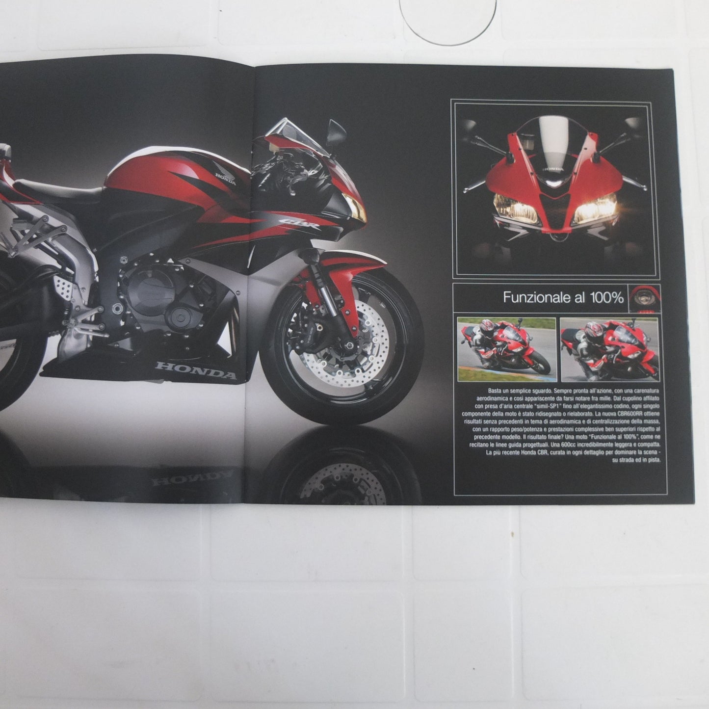 Honda cbr 600 rr  2007 depliant moto pubblicita catalogo informazioni italiano