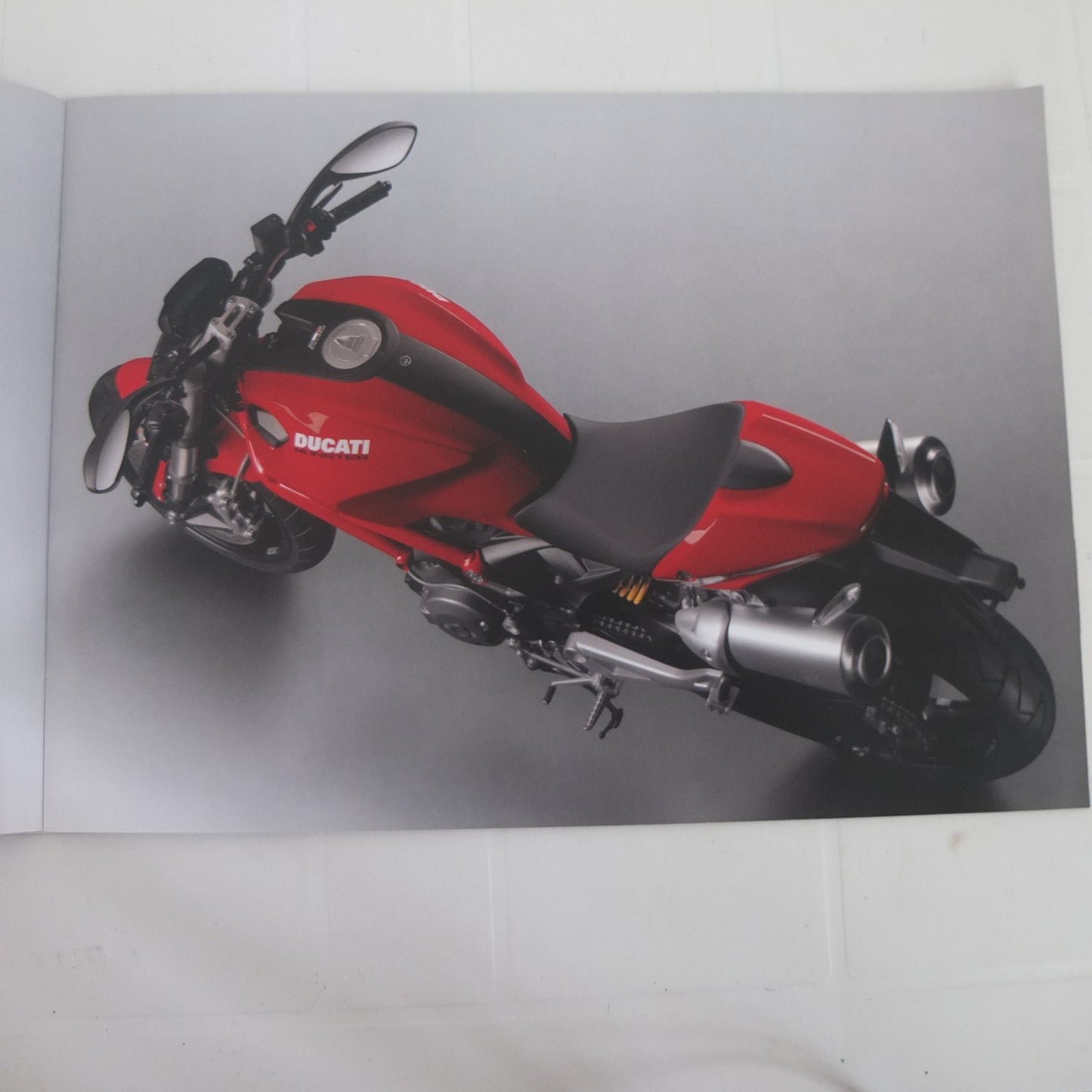 Ducati Monster 696 gamma moto opuscolo catalogo brochure depliant pubblicità