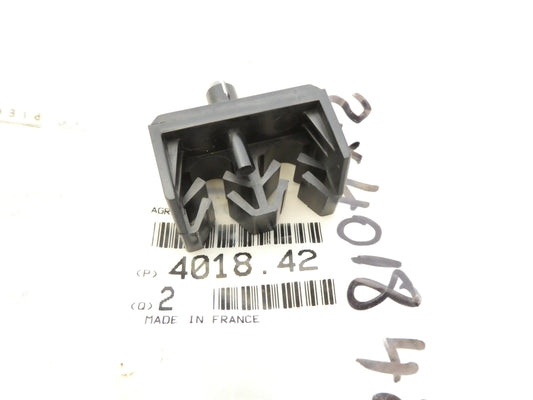 per peugeot 307 607 clip tubo benzina agrafe support holder clip fuel tube 401842