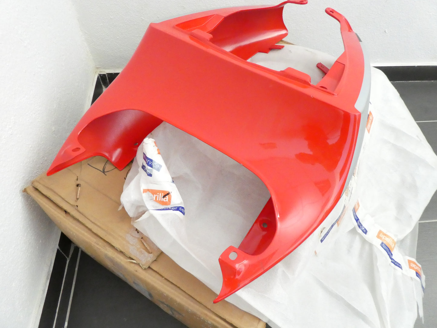 per aprilia rsv 1000 v60 2001 2002 hot red codone posteriore carena sella queue tail rear 8149959