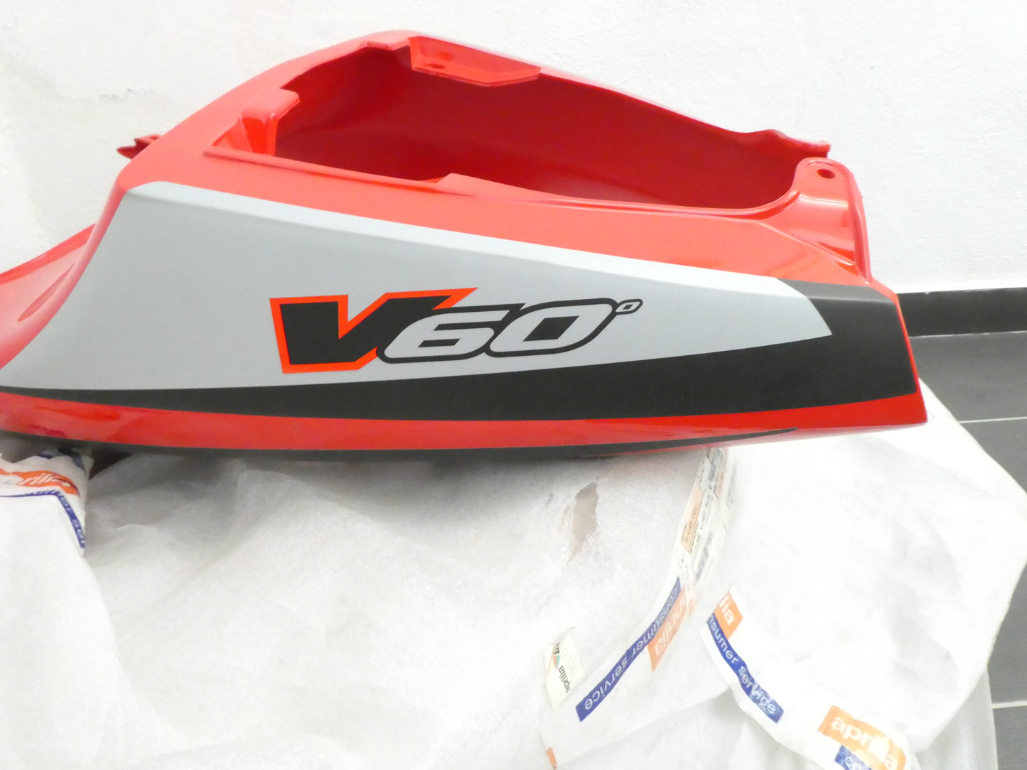 per aprilia rsv 1000 v60 2001 2002 hot red codone posteriore carena sella queue tail rear 8149959