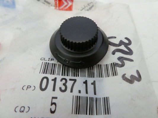 per peugeot citroen vite clip fissaggio copertura motore screw clip engine cover 013711