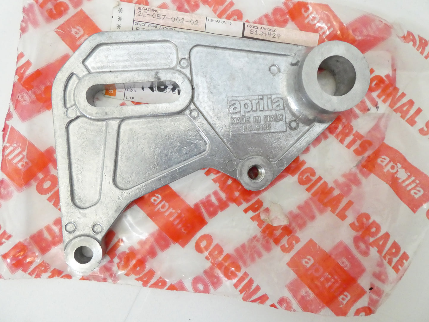 Per Aprilia rs 125 moto staffa piastra supporto pinza posteriore bracket plate brake 8134429