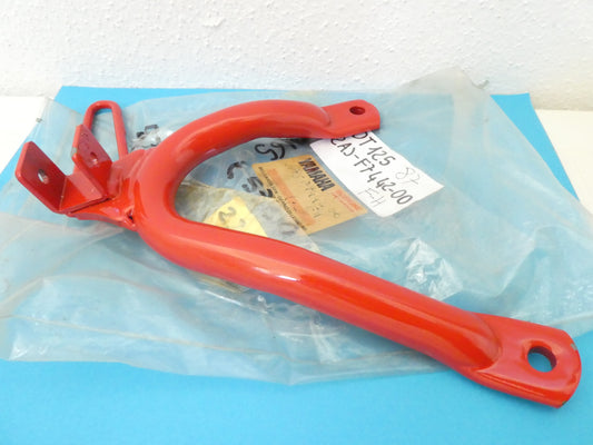 Per Yamaha DT 125 87 moto supporto staffa pedana destra 2AJF744200FH bracket footpeg motorcycle