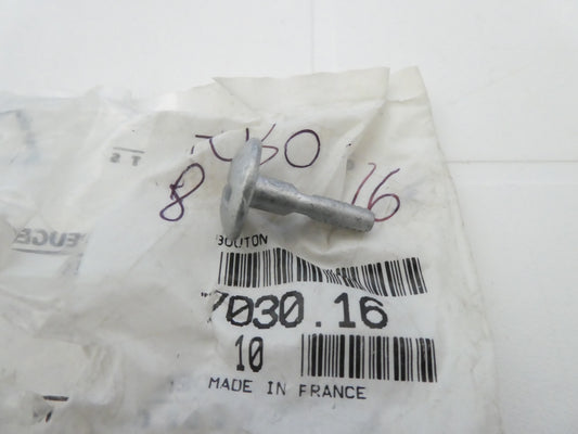 per peugeot citroen vite bottone sottoscocca  bouton screw vis fixing 703016