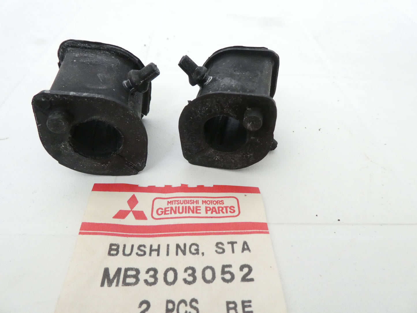 per auto mitsubishi colt 84 86  lancer 84 88 mirage 86 90  bushing bar front stabilizer mb303052