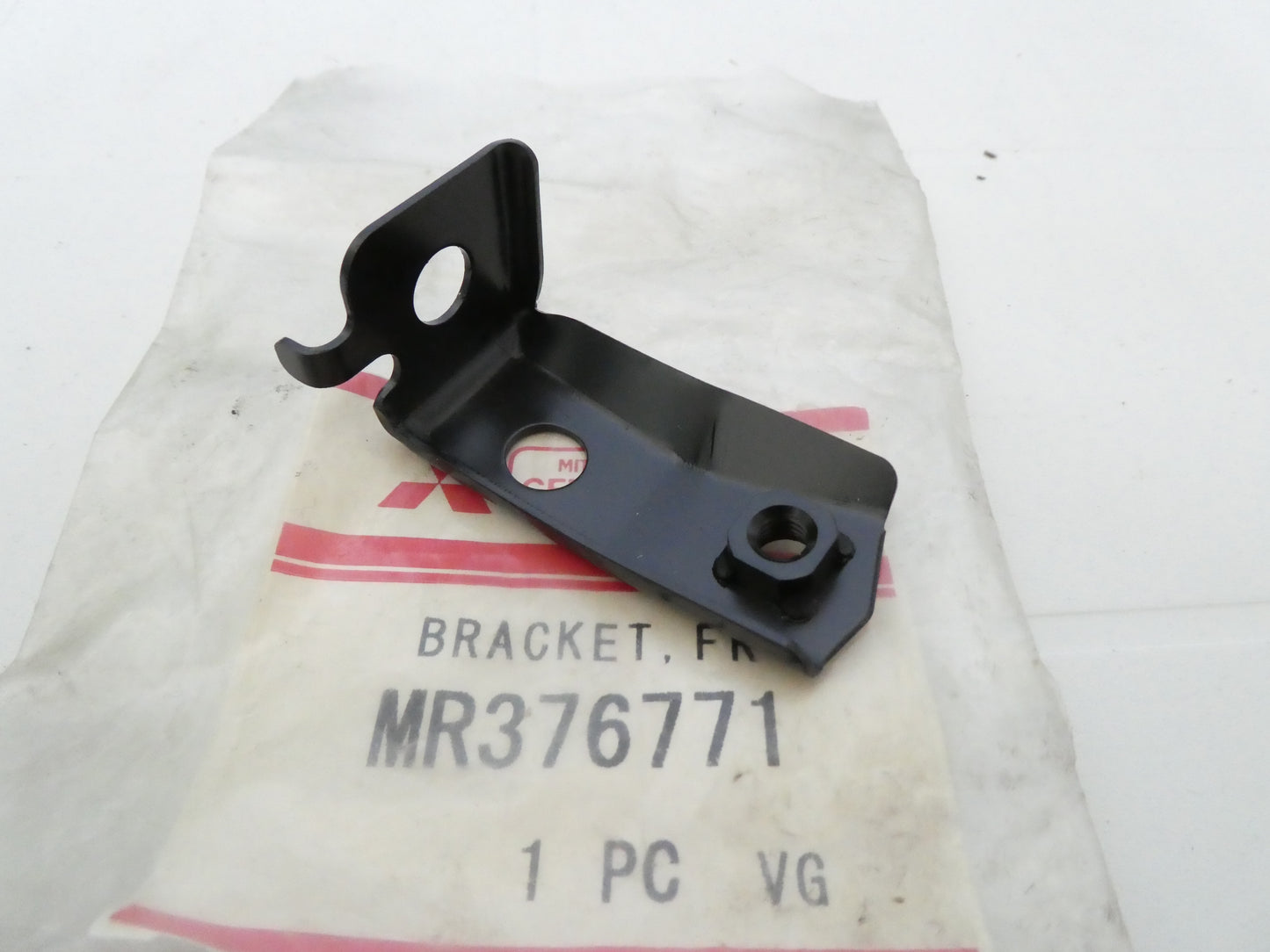 per auto mitsubishi rvr space runner staffa parafango anteriore bracket front  fender mr376771