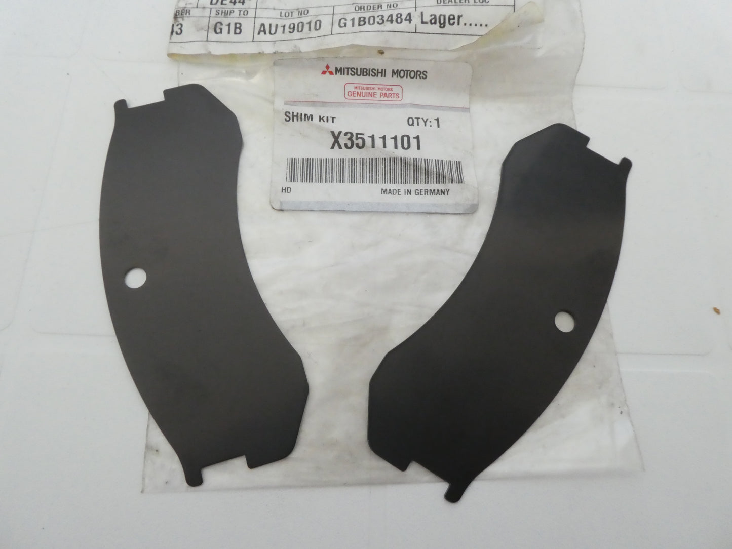 per auto mitsubishi colt lancer galant  coppia piastrina antifischio freno pair plate shim brake x3511101