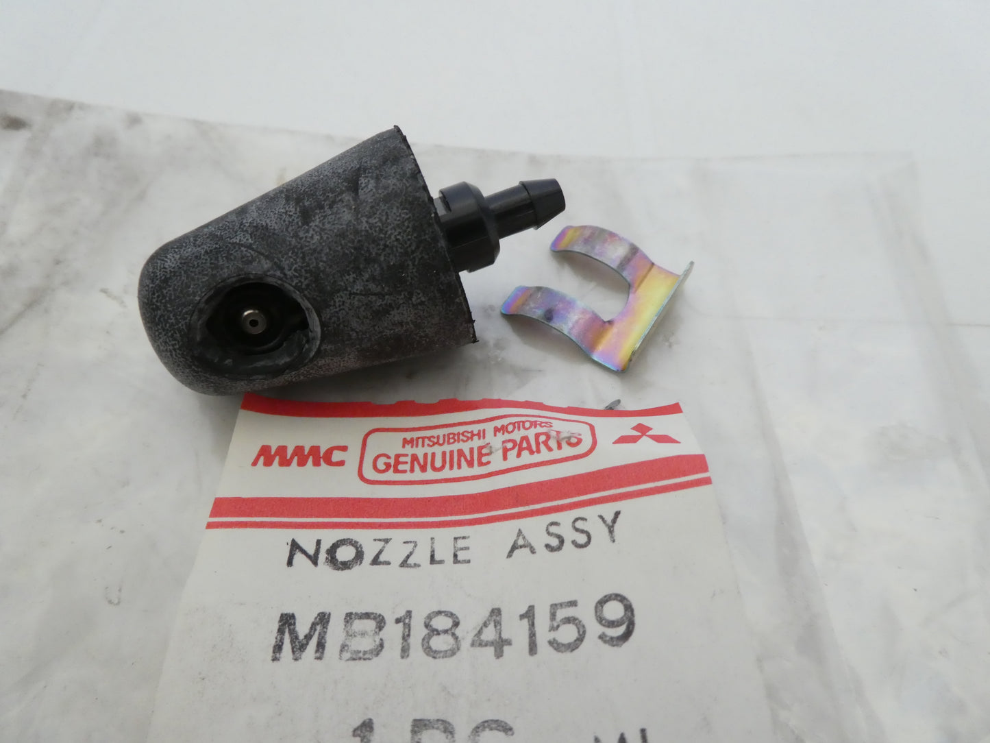 per auto mitsubishi l300 ugello lavavetri nozzle assy windshield mb184159