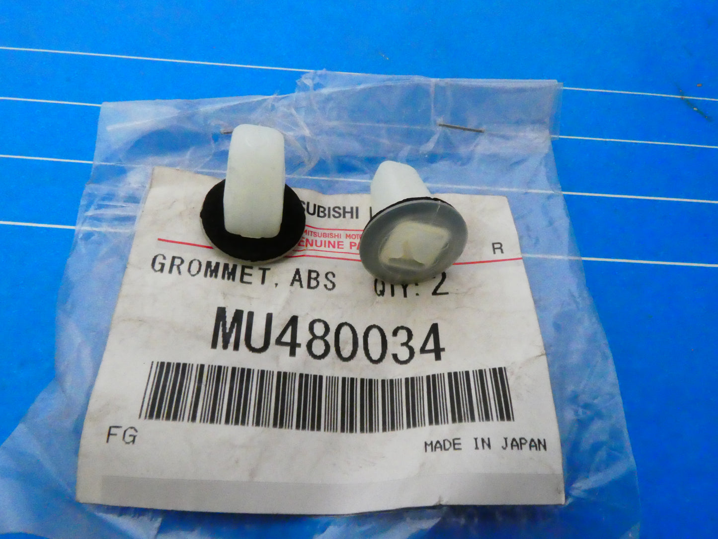 per auto mitsubishi 2 gommino vite abs centralina pair grommet screw fixing mu480034