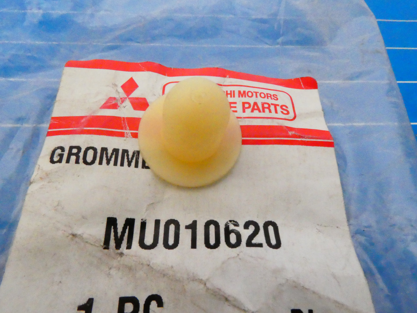 per auto mitsubishi gommino fissaggio pin  clip vite grommet fixing clip mu010620