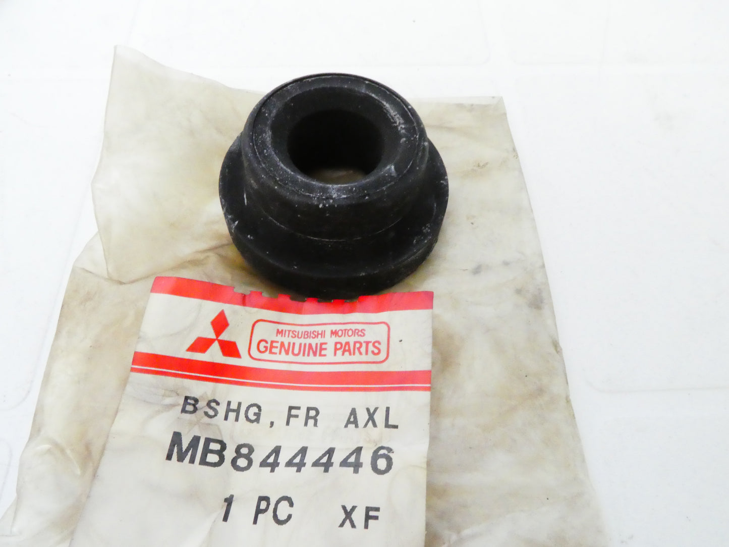 per auto mitsubishi silent block gomma asse anteriore axle bushing front mb844446