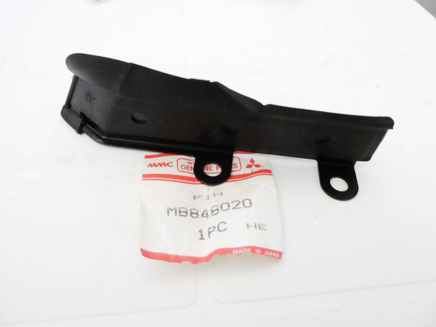 per auto mitsubishi colt lancer fin tailgate right  waterproof pinna portellone destro impermeabile mb848020