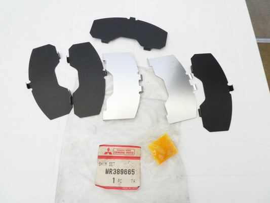 per auto mitsubishi spessori distanziali  pastiglie freno anteriore shim brake front mr389665