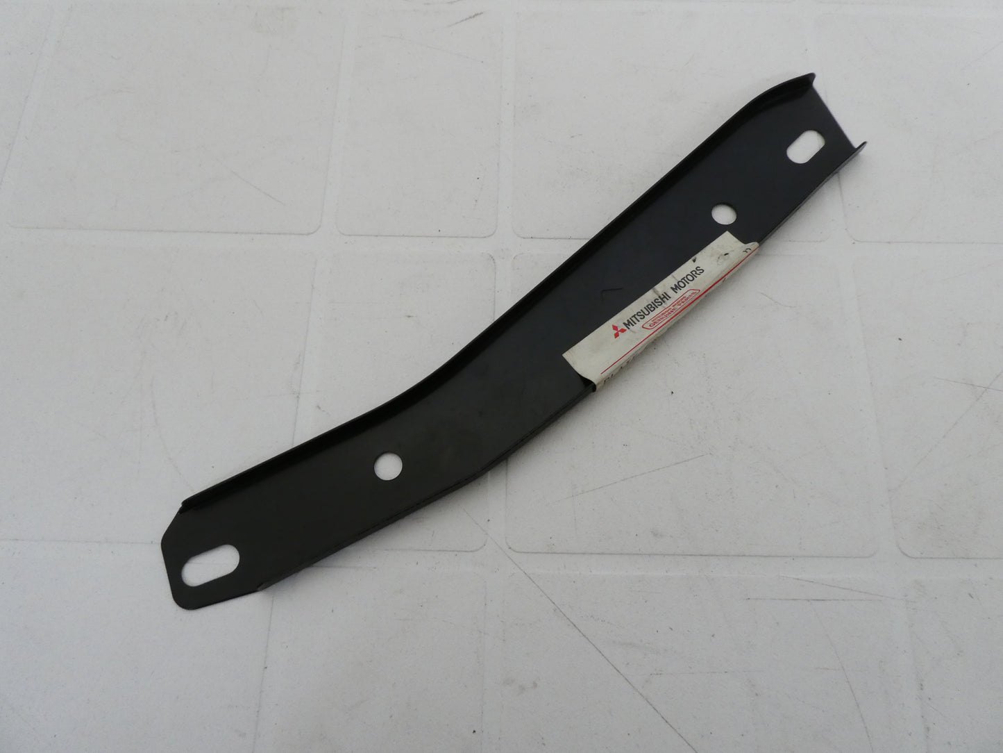 per auto mitsubishi grandis chariot space wagon piastra paraurti anteriore sinistra  mr375555