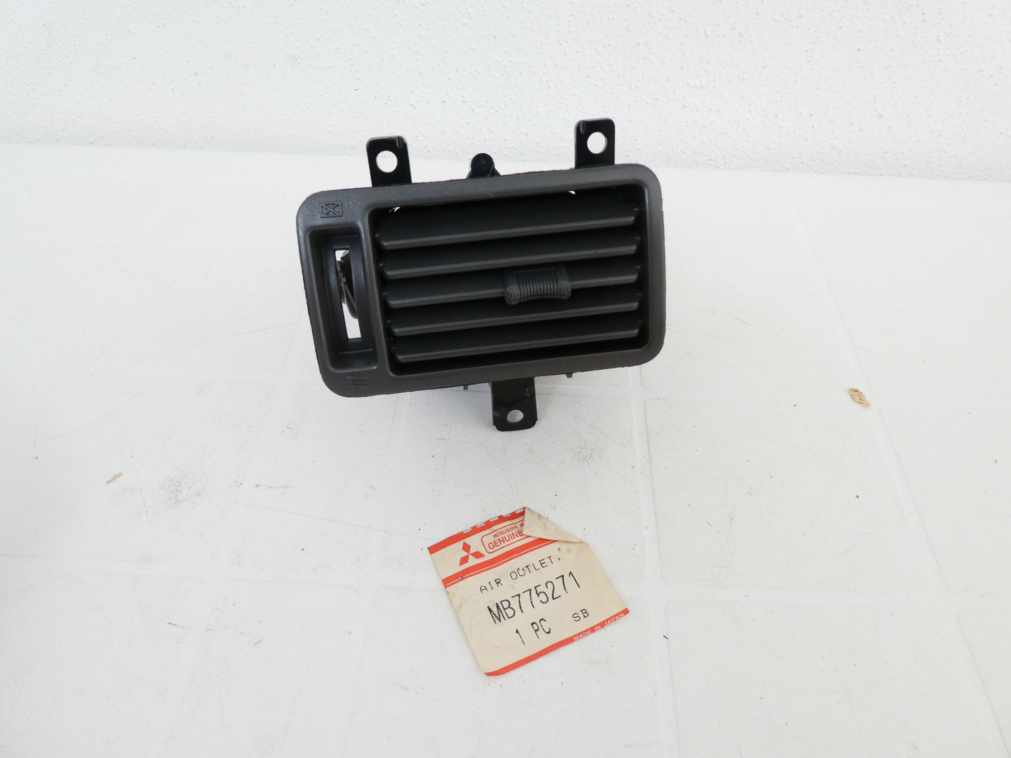 per mitsubishi pajero 1992 1996 presa aria destra air outlet right mb775271 mr262535