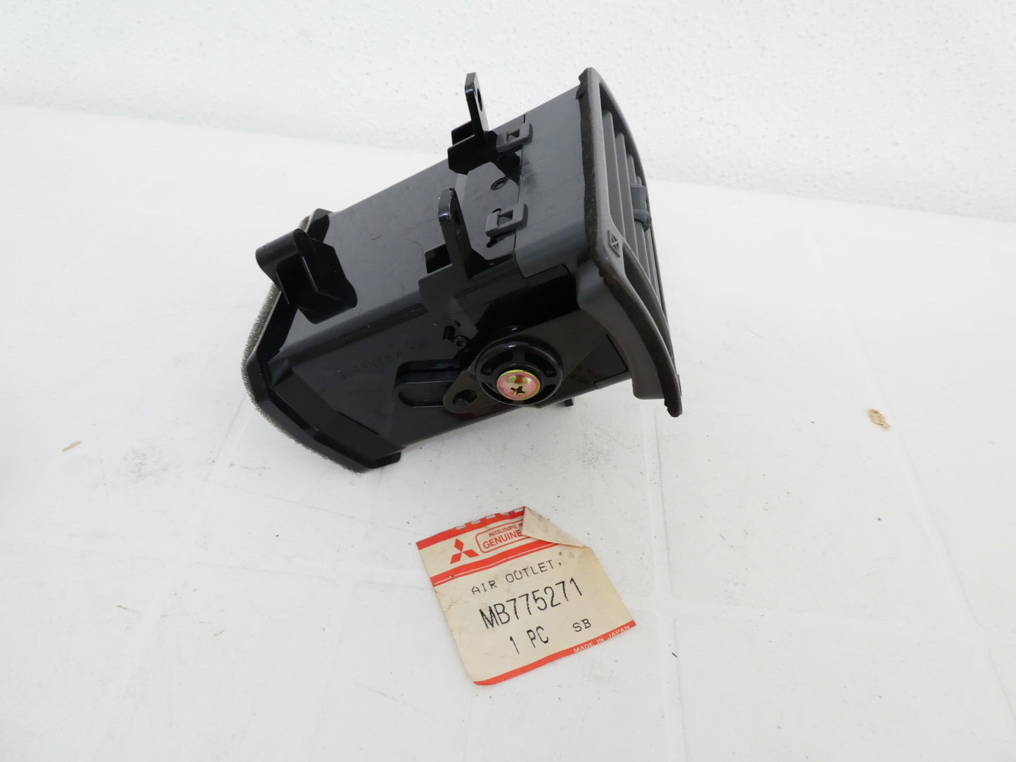 per mitsubishi pajero 1992 1996 presa aria destra air outlet right mb775271 mr262535