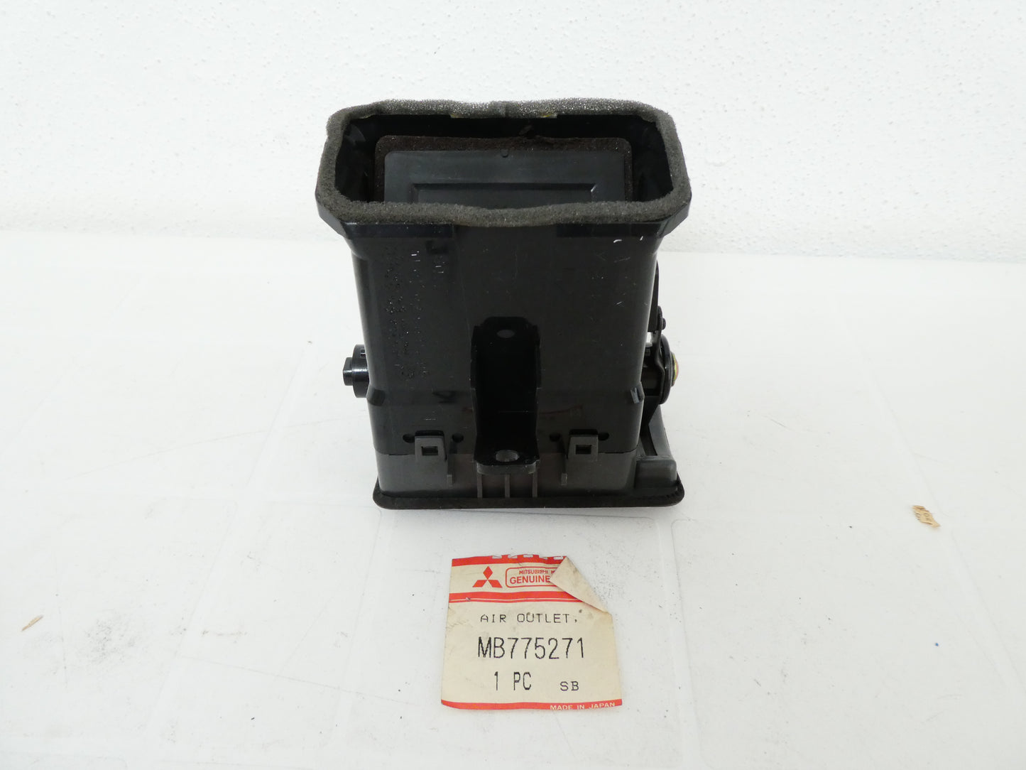 per mitsubishi pajero 1992 1996 presa aria destra air outlet right mb775271 mr262535