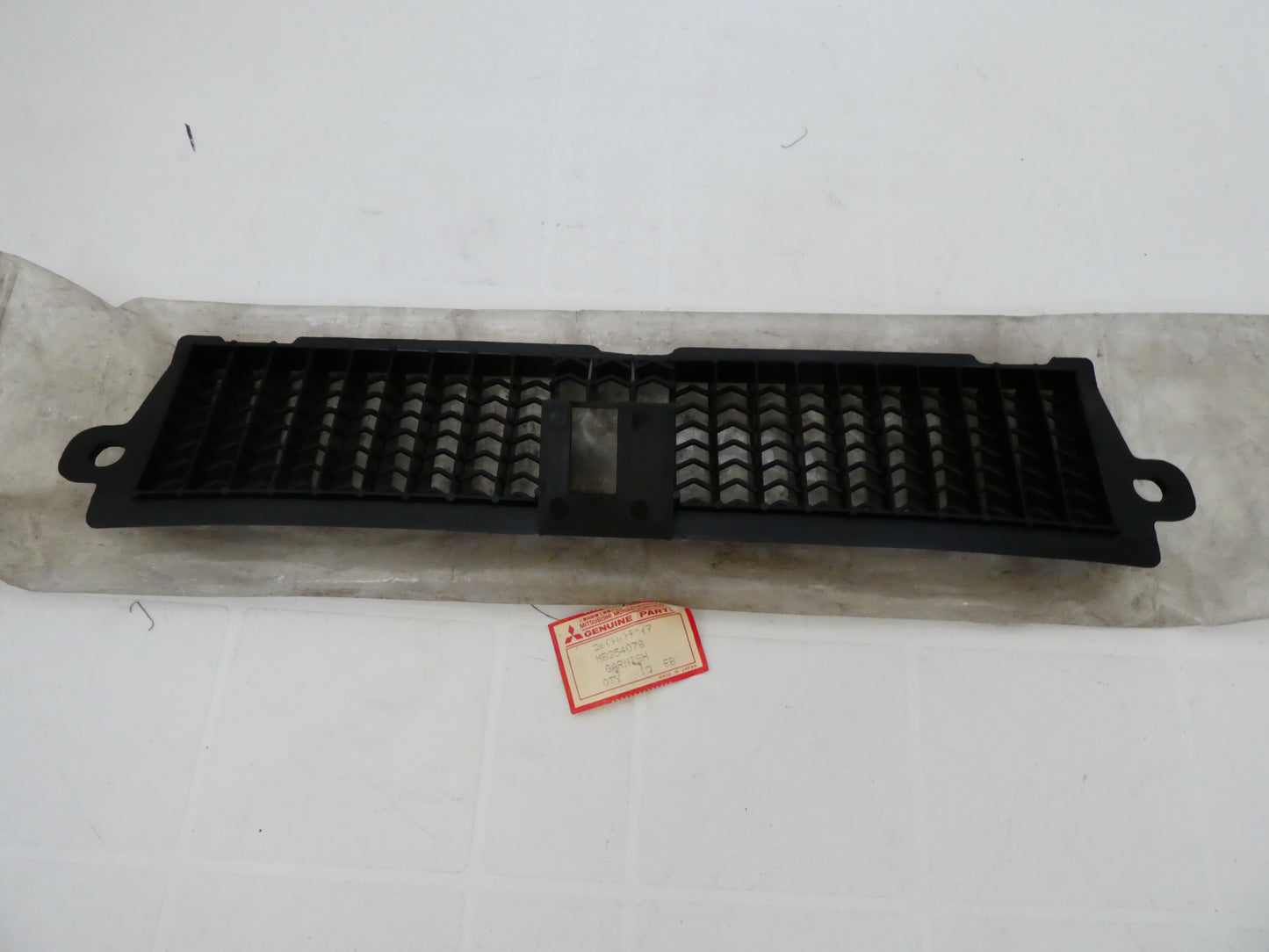 per auto mitsubishi carena griglia modanatura plastica grill garnish plastic mb254078