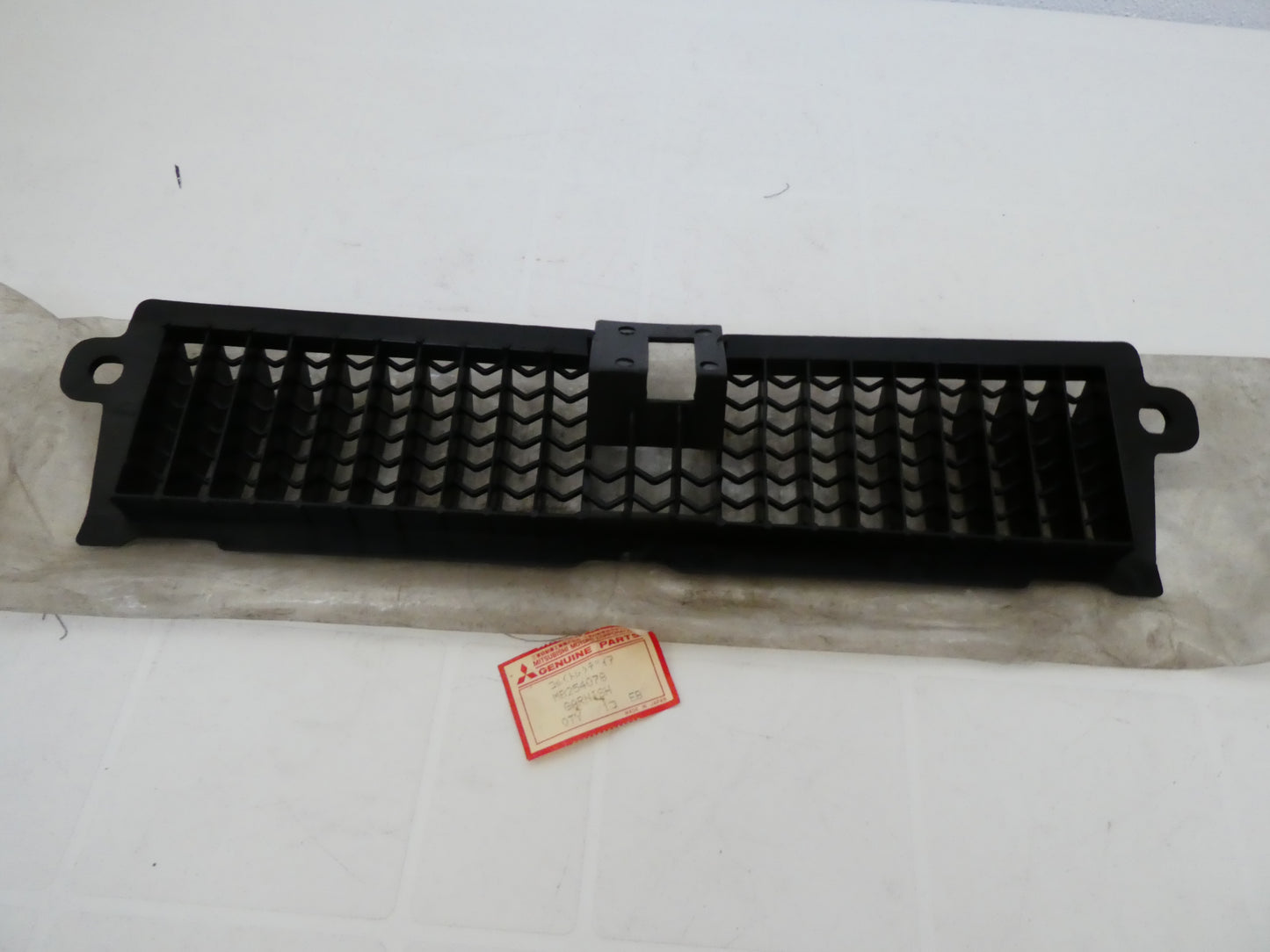 per auto mitsubishi carena griglia modanatura plastica grill garnish plastic mb254078