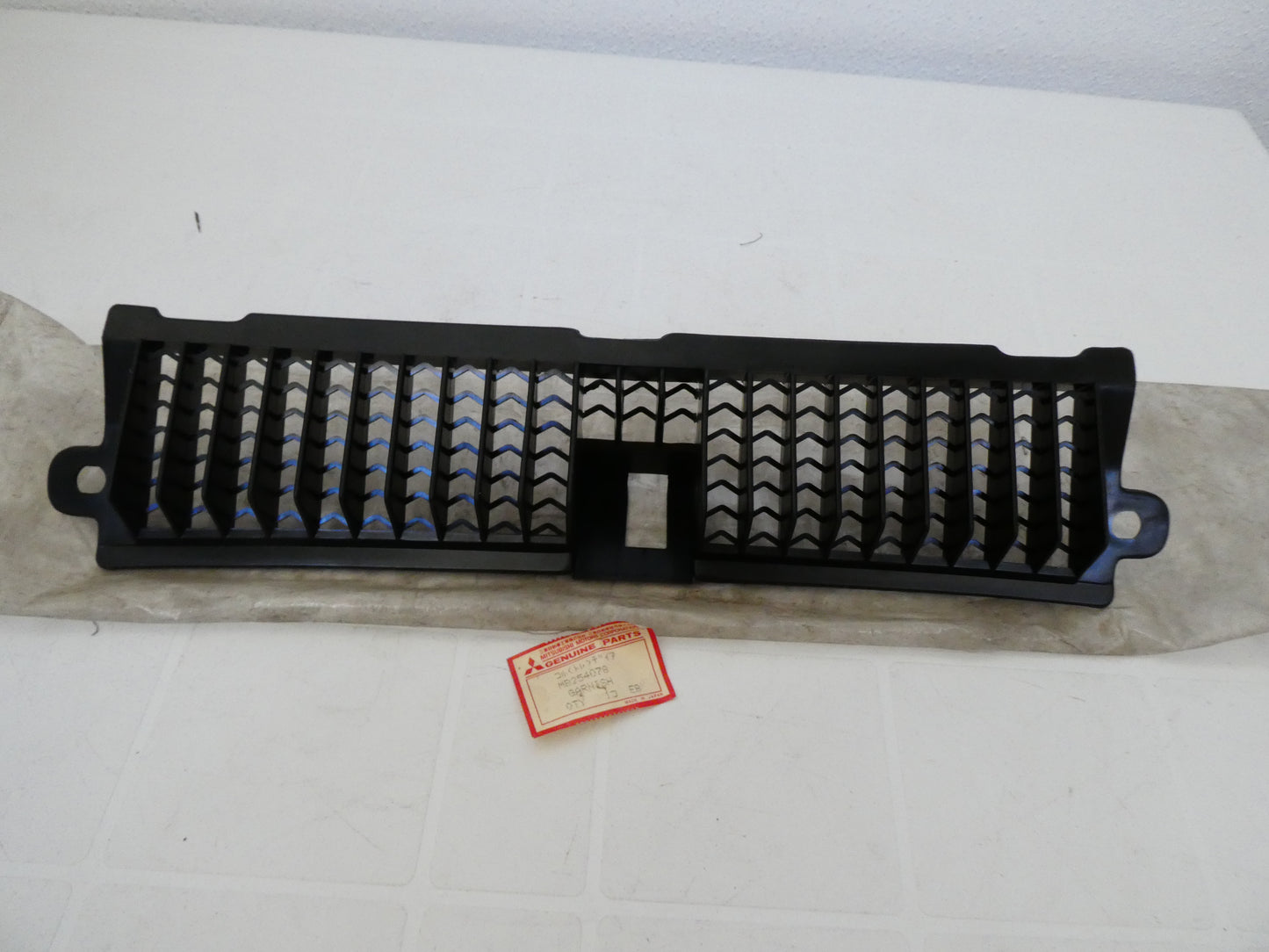 per auto mitsubishi carena griglia modanatura plastica grill garnish plastic mb254078