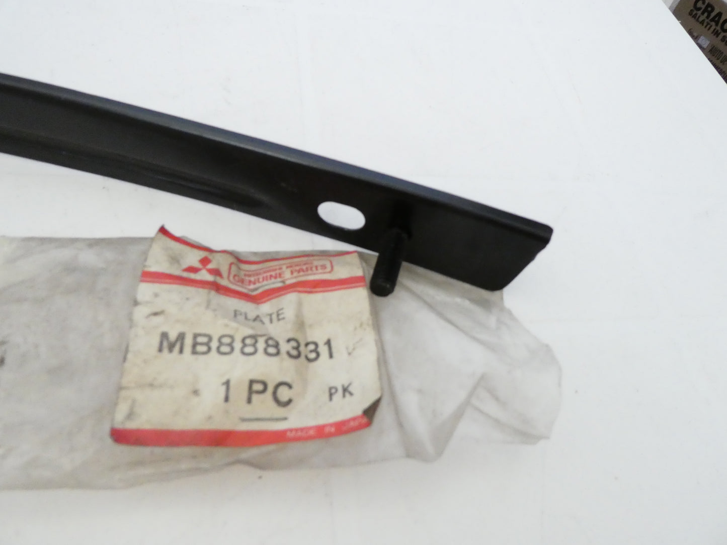 per mitsubishi galant eterna emeraude piastra anteriore lamiera sinistra plate left  mb888331