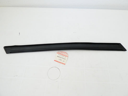 per auto mitsubishi gomma guarnizione vetro gasket glass moulding mb397693