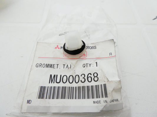 per auto mitsubishi grommet fixing mu000368