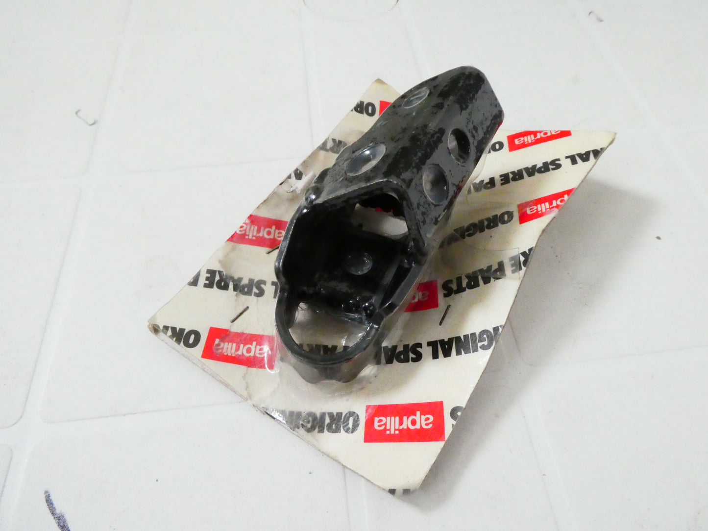 Per Aprilia pegaso 650 92 96 moto Pedana poggiapiedi anteriore sinistra nera front left footpeg motorcycle 8135398