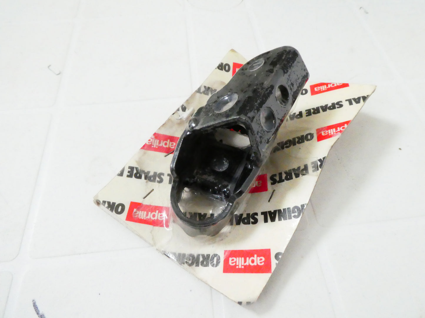 Per Aprilia pegaso 650 92 96 moto Pedana poggiapiedi anteriore sinistra nera front left footpeg motorcycle 8135398