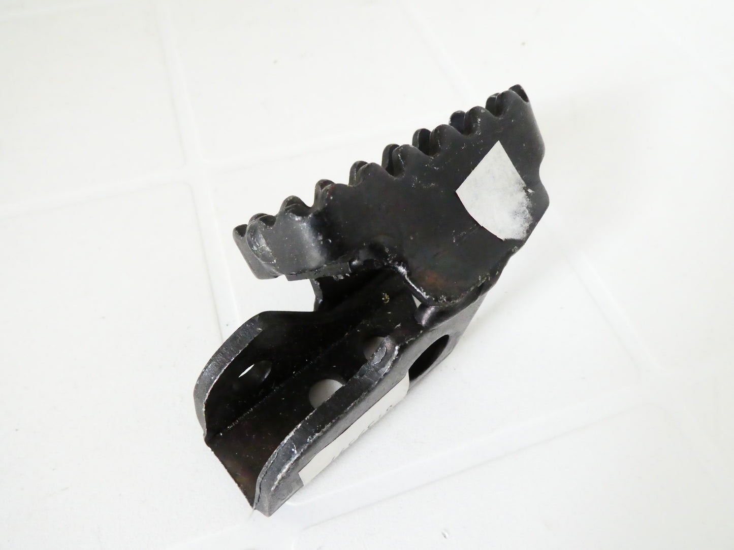 Per Aprilia pegaso 650 92 96 moto Pedana poggiapiedi anteriore destra nera front right footpeg motorcycle 8135398 (copia)