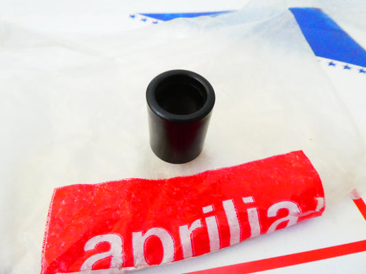 Per Aprilia rs 125  96 10 boccola distanziale bussola nylon pedane moto bush stayfootpeg  8120568