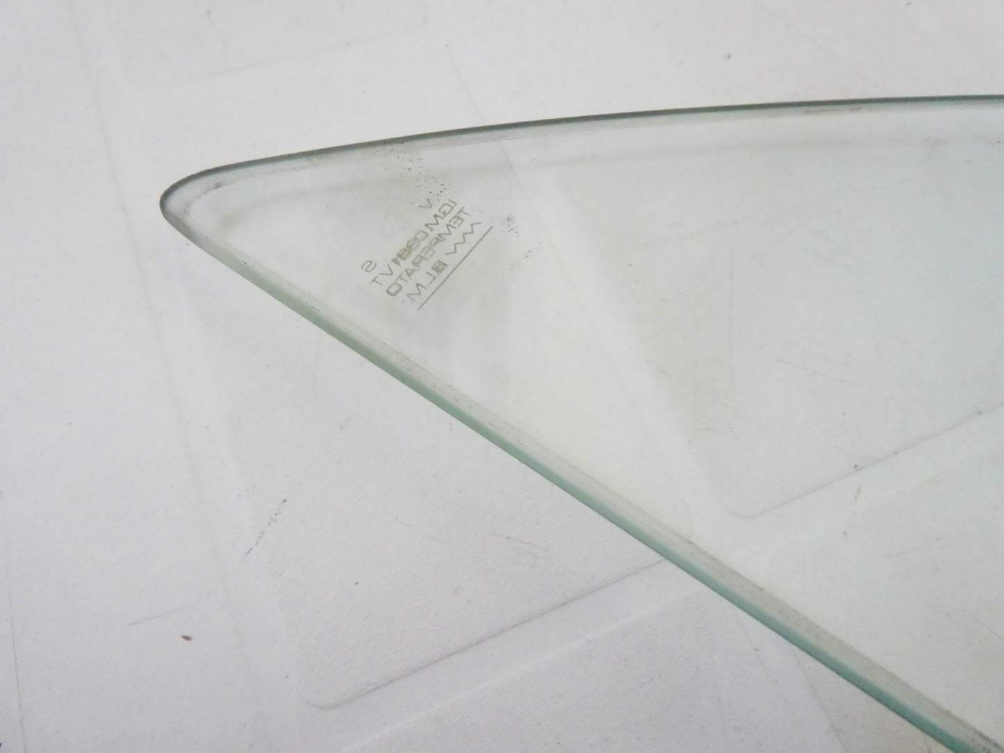 Per Fiat 126 auto vetro laterale deflettore destro glass right car deflector vetro temprato