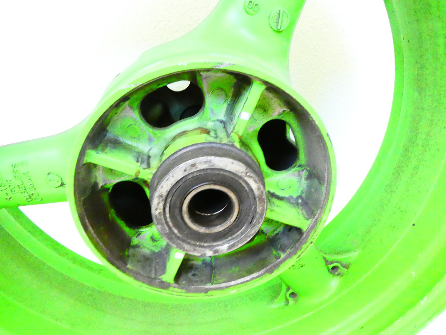 per kawasaki zx-9r 1998 1999 ruota cerchio posteriore  verde wheel rear green j17 x mt 5.50  410731658cj