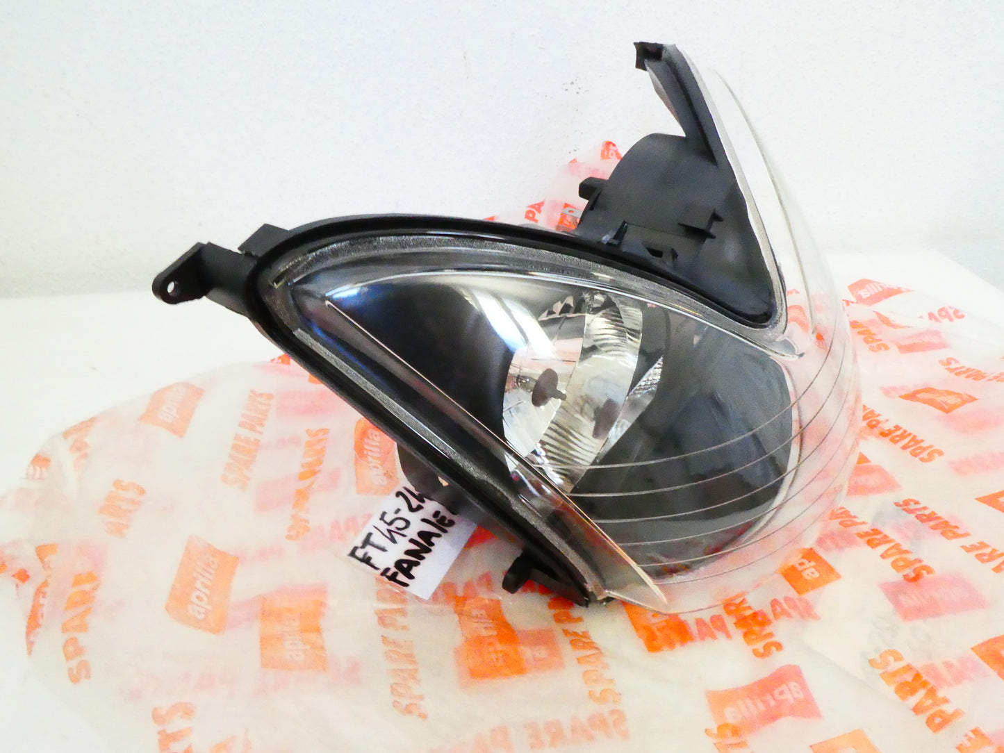 per aprilia leonardo 250 1999 2002 faro fanale anteriore scheinwerfer phare faros headlight 8124552
